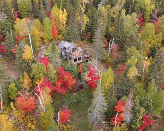 Lutsen Little Bear Lodge - Secluded Lutsen Mountain cabin with Superior view - Lutsen - Exterior