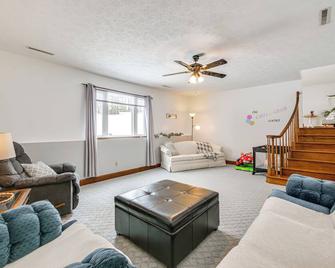 Secluded Ohio Amish Country Getaway with Fire Pit - Sugarcreek