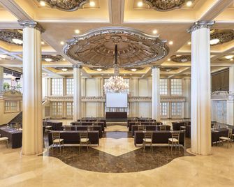 هيسبيريا فينيستر - ا كورونيا - ردهة