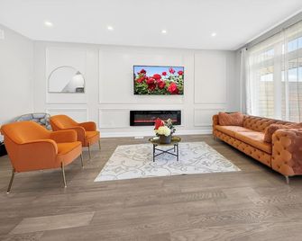 Luxury Niagara 3 Bdr Townhouse /Garage - Niagara Falls