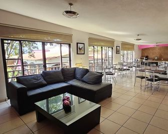 Hotel Ejecutivo Aeropuerto - Álvaro Obregón - Sala de estar