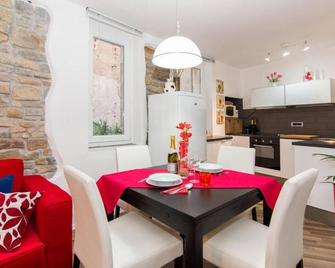 Apartment Istriana by Locap Group - Piran - Dining room