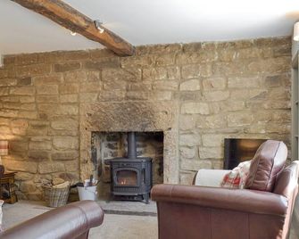 Blackcurrant Cottage at Stanton Ford Farm - Hope Valley - Living room