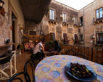 Casa Verdi - House of Travelers - Catania - Dining room