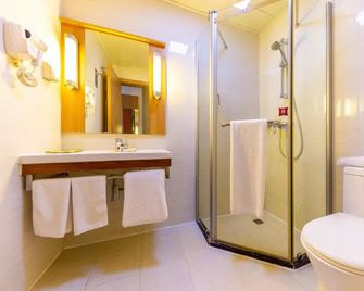 Ibis Hotel Lanzhou Zhangye Road - לנג'ואו