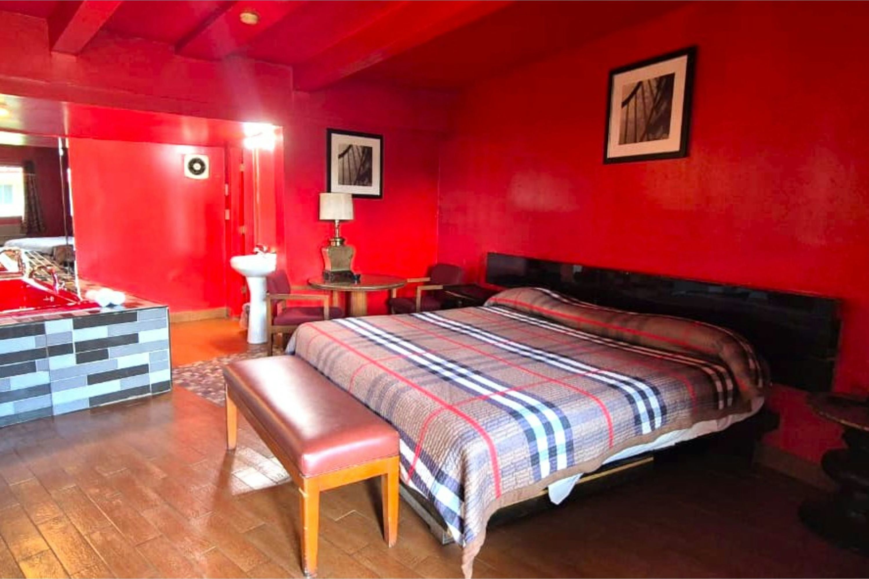 Saratoga Motel By Capital O Near Midway Airport Chicago Il - Chicago - Bedroom