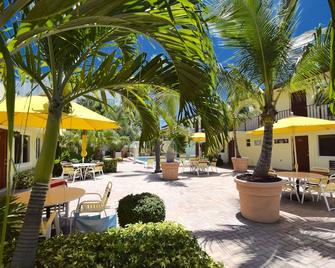 Surf Side Resort - Pompano Beach - Patio