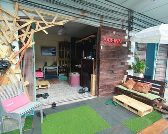 Pak-Inn Hostel Hat Yai - Hat Yai - Patio