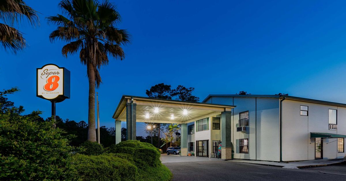 Super 8 by Wyndham Kinder/Coushatta near Casino 113. Kinder Hotel