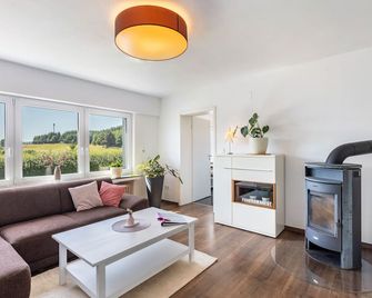 Ferienwohnung Panoramanest - Balve - Wohnzimmer
