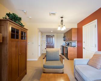 1 Bedroom Condo at \'The Appalachian\' - Mountain Creek Resort Hotel - McAfee - Living room