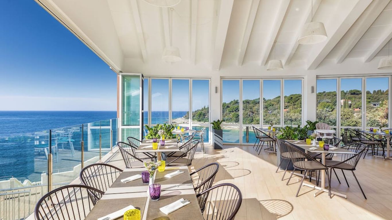 أرينا فيروديلا بيتش أبارتمنتس