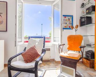 Apartment Le Palais Foch by Interhome - Villefranche-sur-Mer - Pokój dzienny