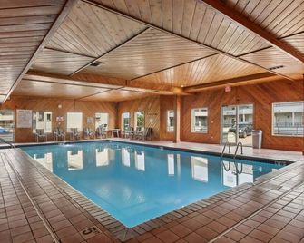 Family Dreams Condo at Lighthouse Cove - Lake Delton - Pool