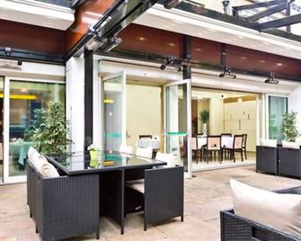 The Park City Grand Plaza Kensington Hotel - London - Patio