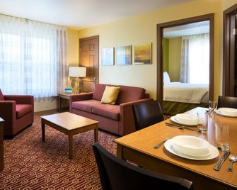 سونيستا سيمبلي سويتس دترويت نوفي - نوفي - غرفة معيشة