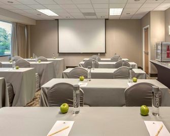 DoubleTree by Hilton Chicago Schaumburg - Schaumburg - Restaurante
