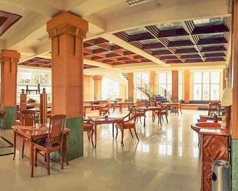 Hotel Filadelfia Gallery Resort - Batu - Restaurant