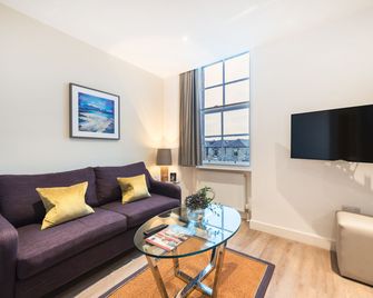 Braid Apartments by Mansley - Edinburgh - Living room