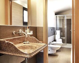 Hotel Vittorio Veneto - רגוזה - מרפסת