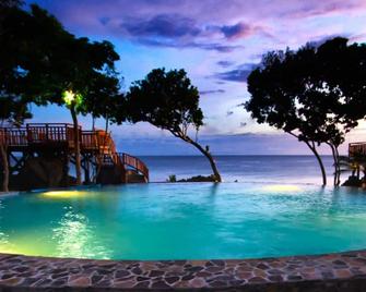 Parklane Bohol Resort and Spa - Anda - Pool