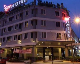 Country Hotel - Klang - Edificio