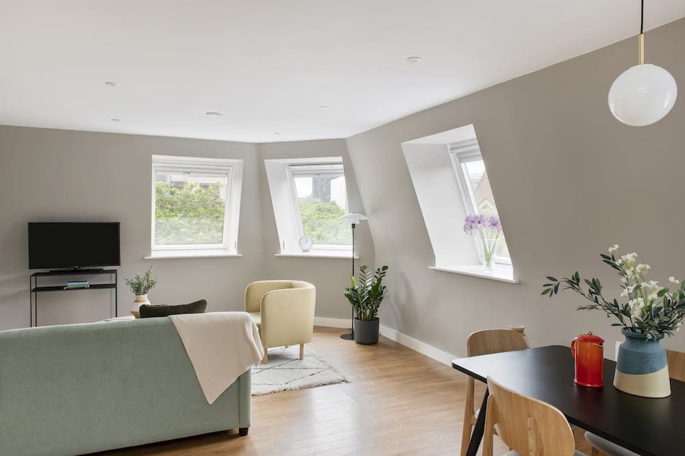 Cove Minshull Street