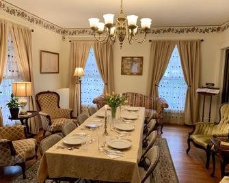 Grand Colonial Bed and Breakfast - Herkimer - Comedor
