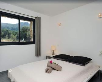 Rosumarinu Apartment - Figari - Schlafzimmer