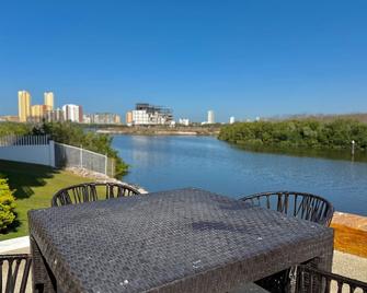 Depa en la Marina Mazatlan Familiar Cerca de la Playa - Mazatlán - Balcon