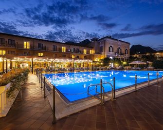 Hotel Antico Monastero - Toscolano-Maderno - Pool