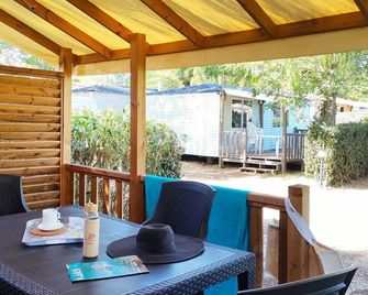 Camping le Méditerranée - Hyères - Patio