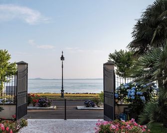 Hotel Holiday Sul Lago - Bolsena - Außenansicht