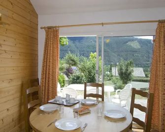 Village De Gites Le Colombier - Mende - Dining room