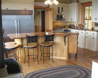 Magnetic Hill Winery - Moncton - Kitchen