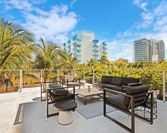 Roami at 250 Collins - Miami Beach - Balcony