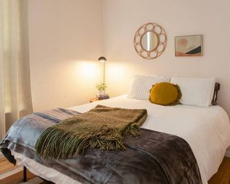 Classic & Cozy Apartments - Parking & Close To Dw - Medford