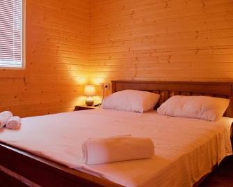 Finca Idoize Camping Hotel - Akhmeta - Habitación