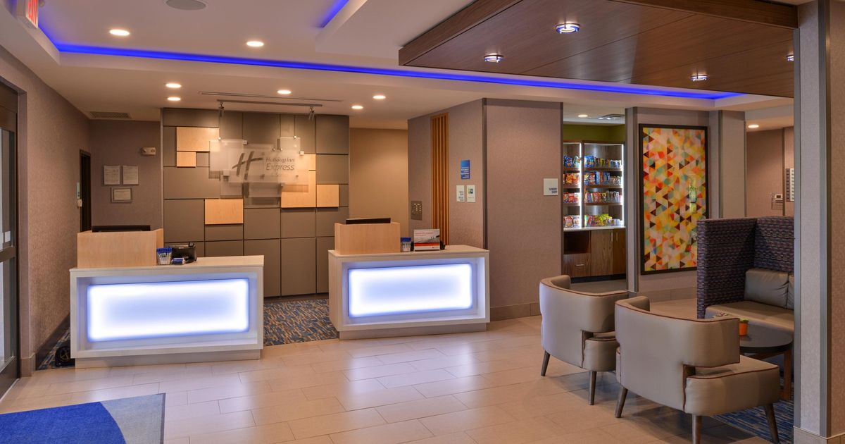 Holiday Inn Express & Suites Bryant Benton Area ab 95 €. Hotels in