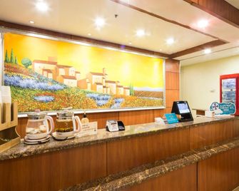 Hanting Express Tianjin Heping Road - טיאנג'ין - דלפק קבלה