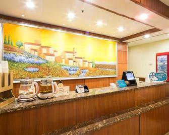 Hanting Express Tianjin Heping Road - Tianjin - Front desk