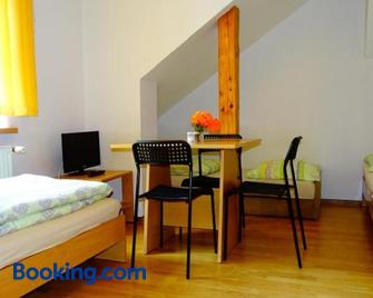 Noclegi 'Marek i Karolina' - Teschen - Schlafzimmer