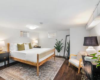 Lilac In Law, Picturesque lower unit - Seattle - Camera da letto