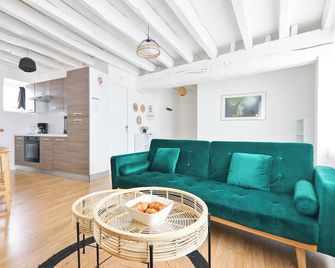 Évasion Urbaine : Studio Cosy à Deux Pas de la Nature - Étampes - Salon