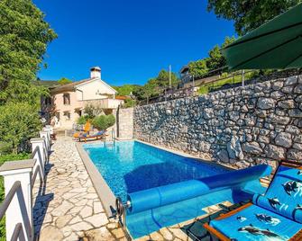 Nice Home In Moscenice With Wifi - Mošćenice - Pool