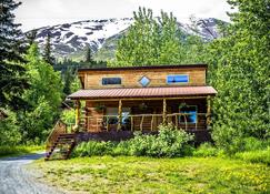 Midnight Sun Log Cabins - Moose Pass - Building