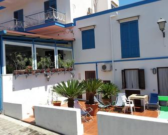UsticaTour Apartments and Villas - Ustica - Balcon