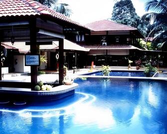 Le Village Beach Resort Kuantan - Kuantan - Pool