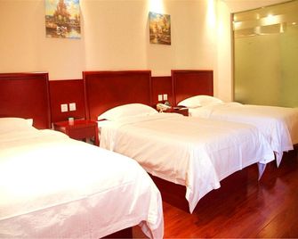 Greentree Inn Shanghai West Yingao Road Subway Station Express Hotel - Shanghai - Bedroom