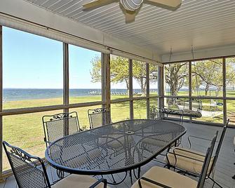 1.5 hours from D.C. - No Bay Bridge - Indoor Pool - Private Beach - Sunsets - Piney Point - Balcón